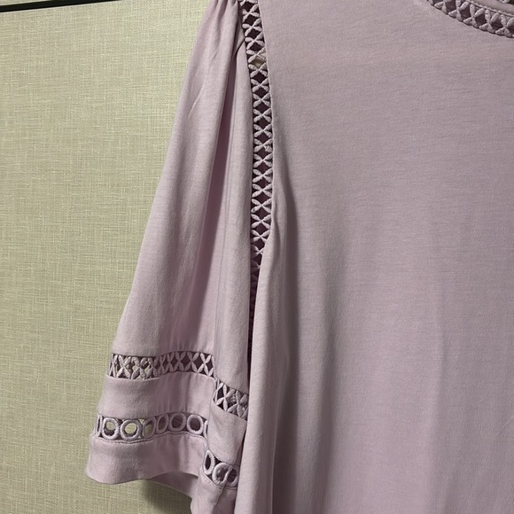 Ann Taylorr cut out short sleeves tee size S - Picture 2 of 4